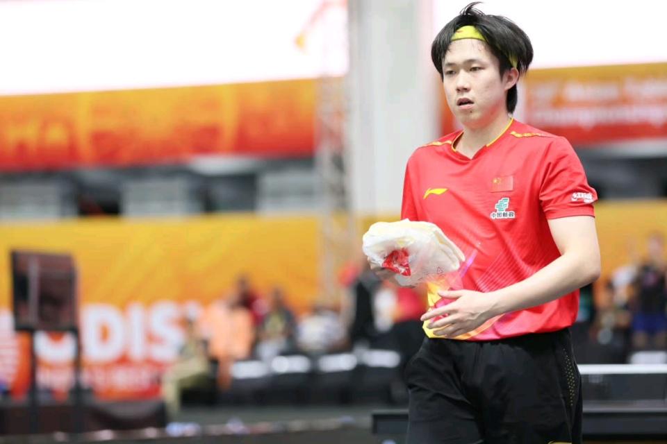 人的内心考, 王楚钦击败, 成自我救赎 人的内心考, 王楚钦击败, 成自我救赎